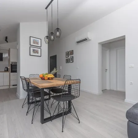Sun Paradise Apartment